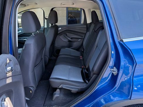 Used 2017 Ford Escape SE w/ Equipment Group 201A FWD image 10
