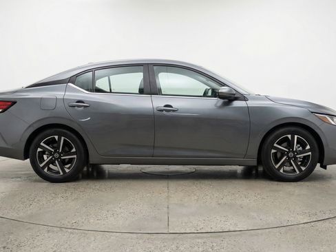 Used 2025 Nissan Sentra SV FWD image 11