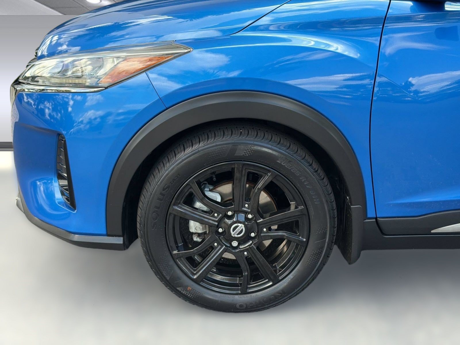 Used 2021 Nissan Kicks SR w/ SR Premium Package FWD image 12
