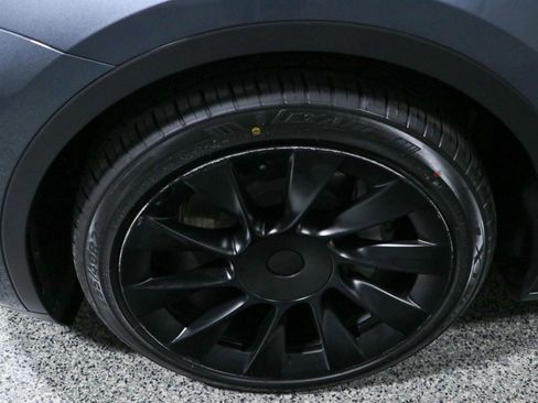 Used 2023 Tesla Model Y Long Range AWD/4WD image 11