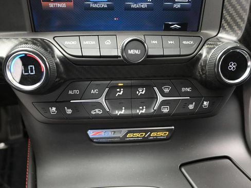 Used 2016 Chevrolet Corvette Z06 w/ 3LZ Preferred Equipment Group RWD image 32