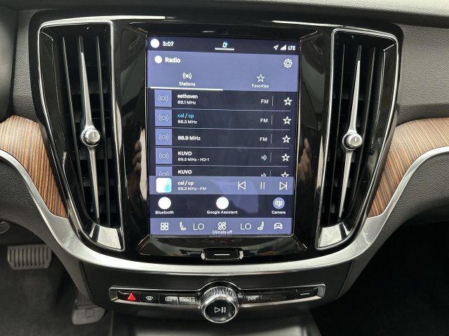 Certified 2024 Volvo S60 B5 Plus AWD/4WD image 16