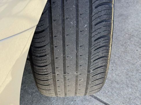 Used 2013 Toyota Corolla LE image 11