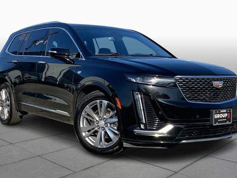 Used 2023 Cadillac XT6 Premium Luxury image 3