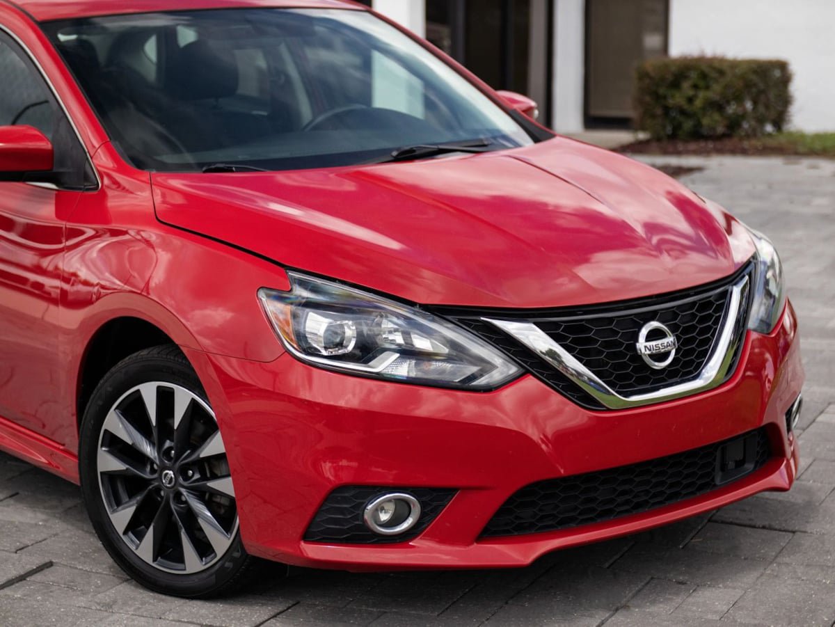 Used 2019 Nissan Sentra SR FWD image 3