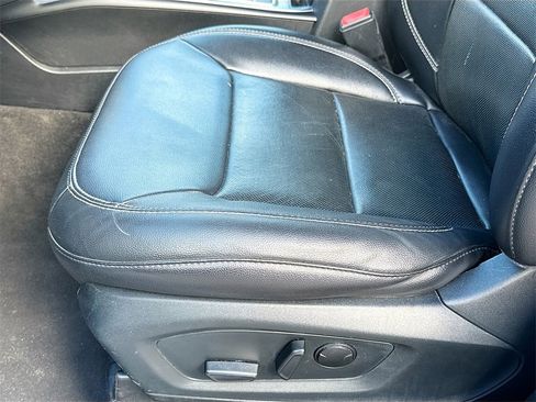 Used 2022 Ford Explorer Limited w/ Equipment Group 301A image 21