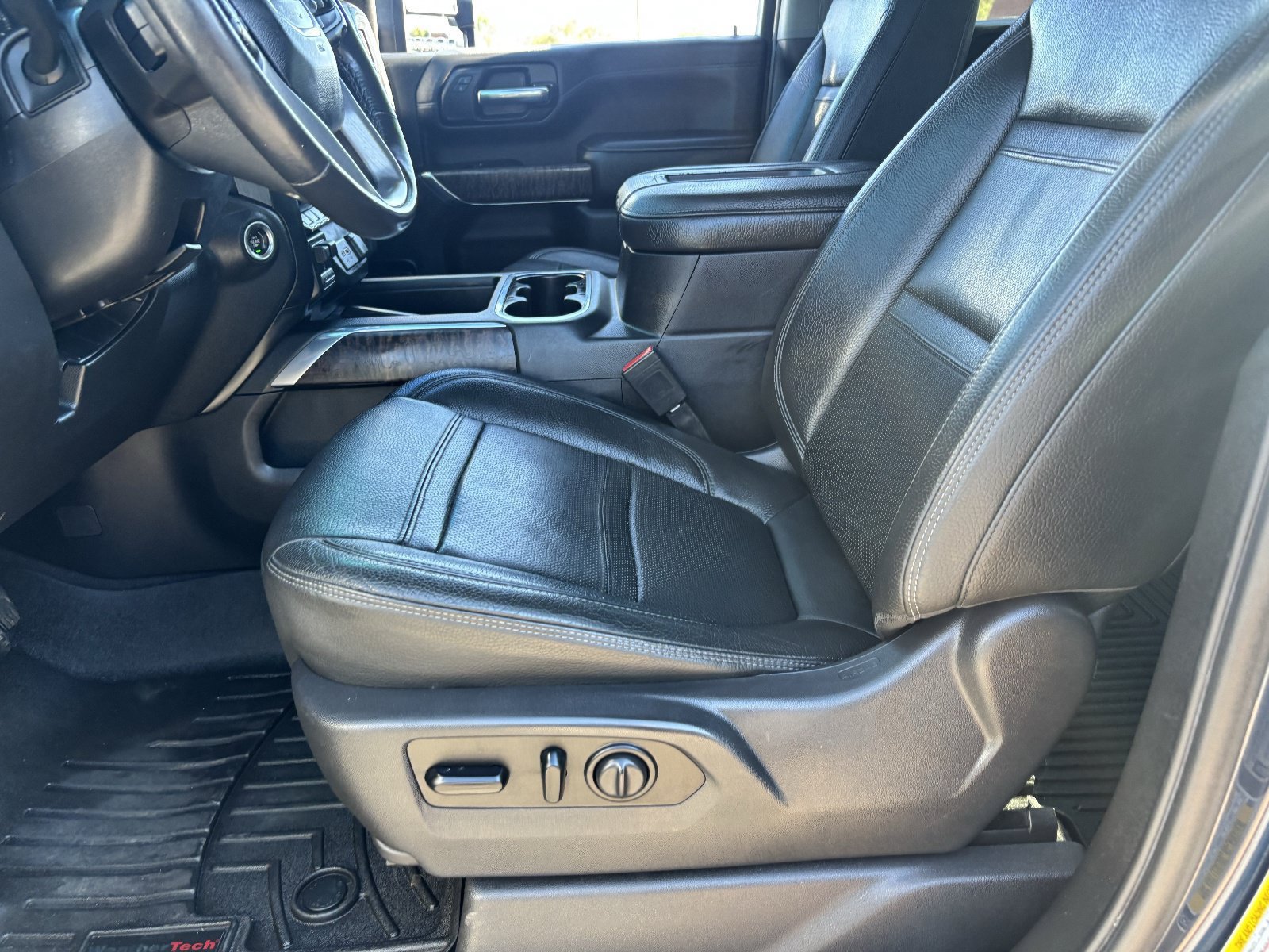Used 2020 GMC Sierra 2500 Denali w/ Denali Ultimate Package AWD/4WD image 21