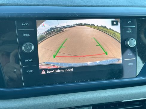 Used 2023 Volkswagen Taos SE image 17