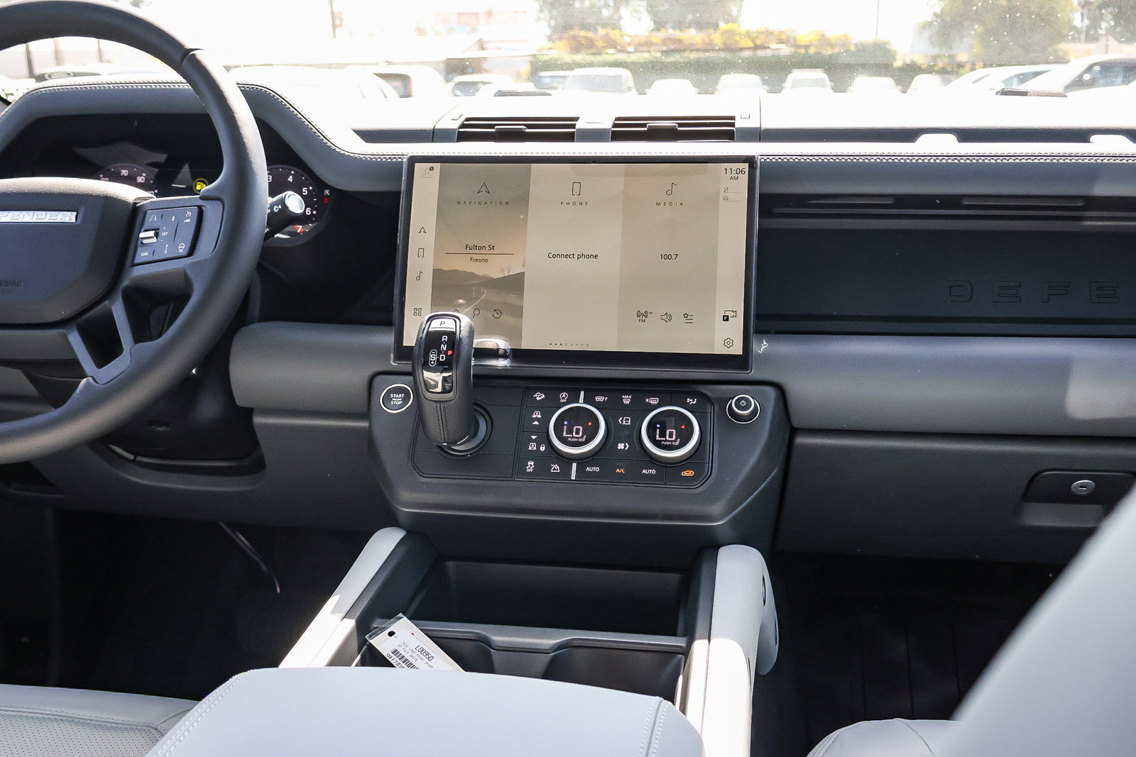 New 2026 Land Rover Defender 110 X-Dynamic SE AWD/4WD image 18