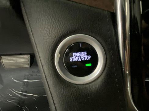 Used 2016 Cadillac Escalade Premium image 30