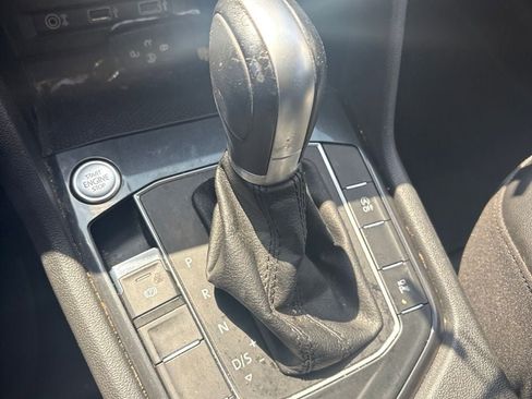 Used 2018 Volkswagen Tiguan SEL Premium FWD image 8