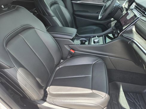 Used 2025 Jeep Grand Cherokee L Limited w/ Luxury Tech Group II AWD/4WD image 26