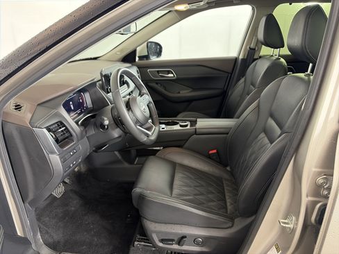 Certified 2023 Nissan Rogue Platinum w/ Platinum Premium Package AWD/4WD image 6