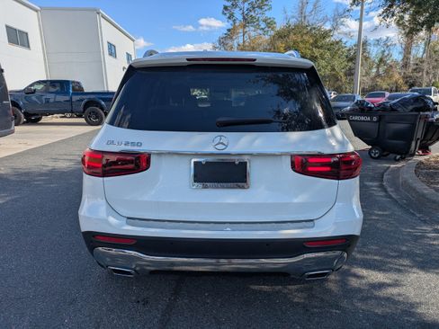 Used 2025 Mercedes-Benz GLB 250 image 7