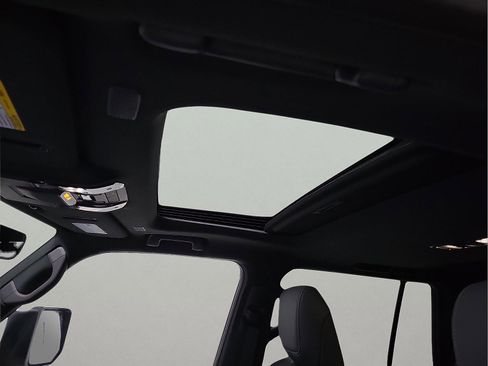 Used 2025 Lexus GX 550 w/ Accessory Package (2T) image 11