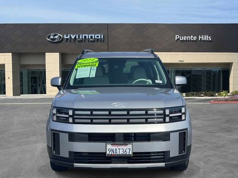Used 2024 Hyundai Santa Fe SEL FWD image 2