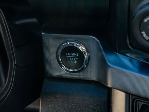 Used 2025 Ford F250 Platinum w/ Tremor Off-Road Package image 30