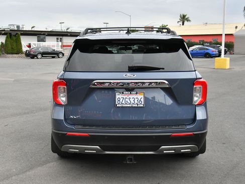Used 2021 Ford Explorer XLT w/ Equipment Group 202A RWD image 7