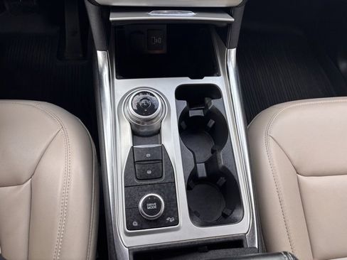 Certified 2022 Ford Explorer XLT w/ Equipment Group 202A image 21