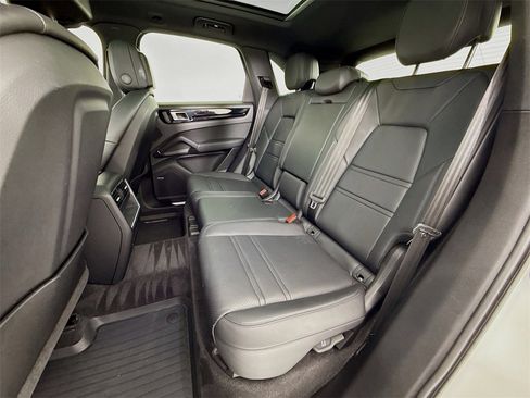 Used 2023 Porsche Cayenne image 24