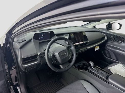 Used 2026 Toyota Prius LE FWD image 9