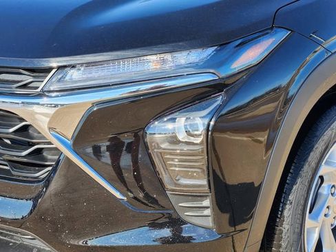 New 2026 Chevrolet Trax LS w/ LS Convenience Package FWD image 10