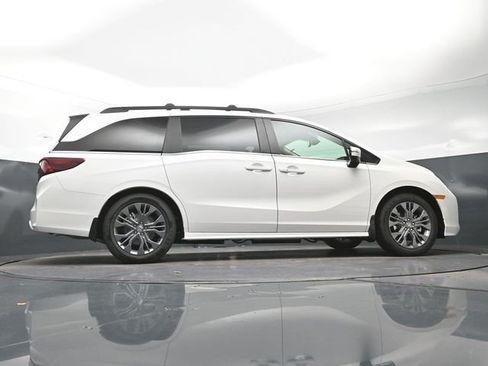 New 2026 Honda Odyssey Touring image 26