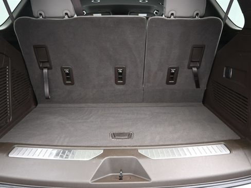 Used 2024 Chevrolet Tahoe Z71 AWD/4WD image 11