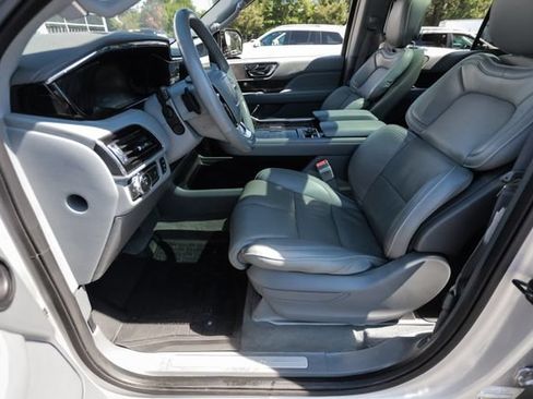 Used 2018 Lincoln Navigator L Select w/ Technology Package AWD/4WD image 52