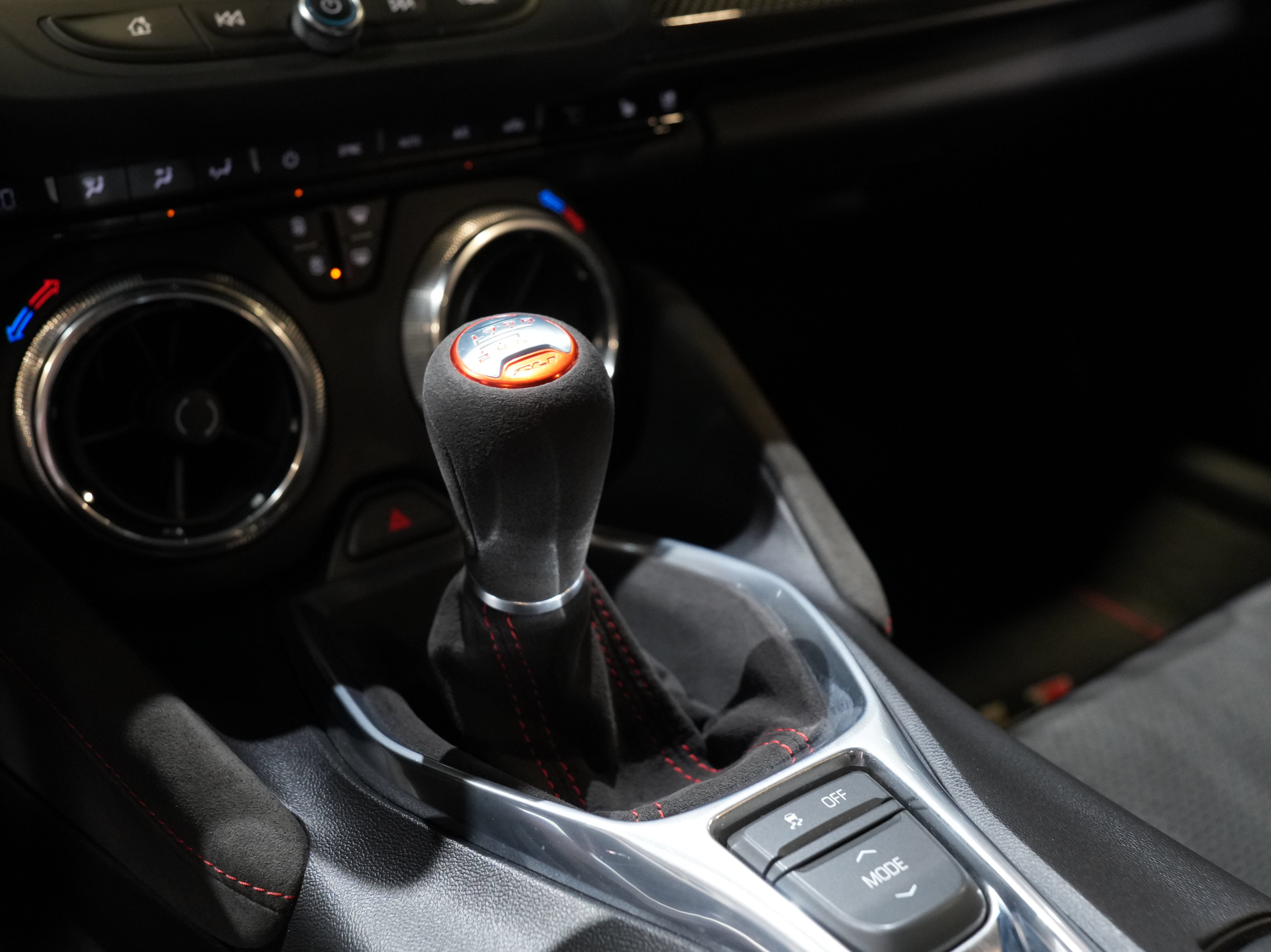 Used 2018 Chevrolet Camaro ZL1 RWD image 40