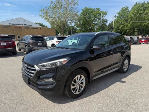 Used 2017 Hyundai Tucson SE w/ SE Popular Package 02 AWD/4WD image 1
