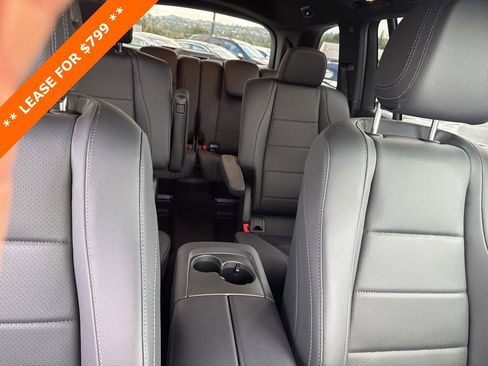 Certified 2025 Mercedes-Benz GLS 450 4MATIC image 8