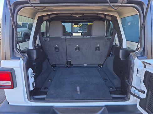 Used 2024 Jeep Wrangler Sport S image 27