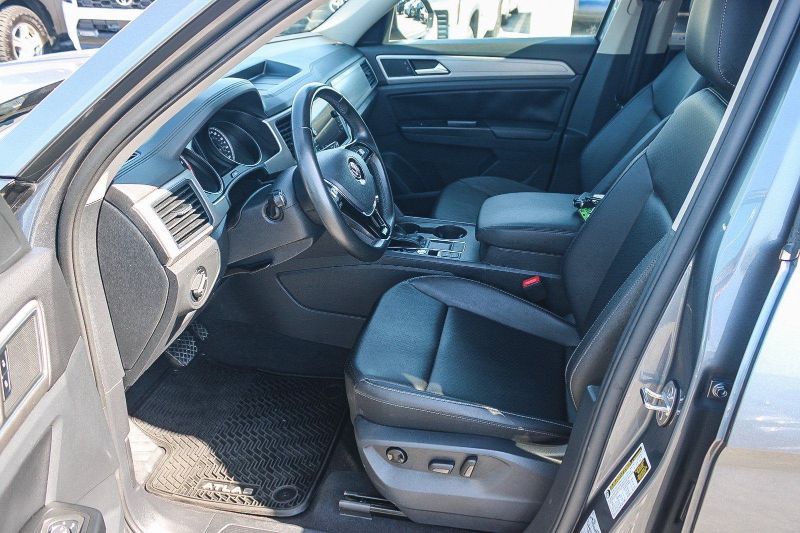Used 2019 Volkswagen Atlas SE w/ Towing Package FWD image 18