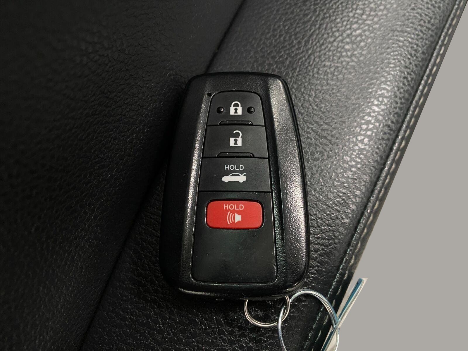 Used 2021 Toyota Camry XSE w/ Navigation Upgrade Package FWD image 34