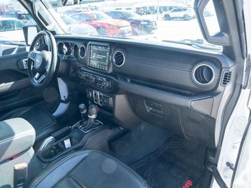 Certified 2022 Jeep Wrangler Unlimited Sahara w/ LED Lighting Group image 38