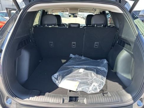 New 2025 Ford Escape SE FWD image 36