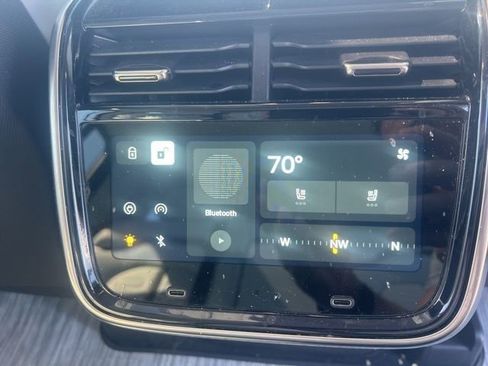 Used 2023 Rivian R1S Adventure image 33