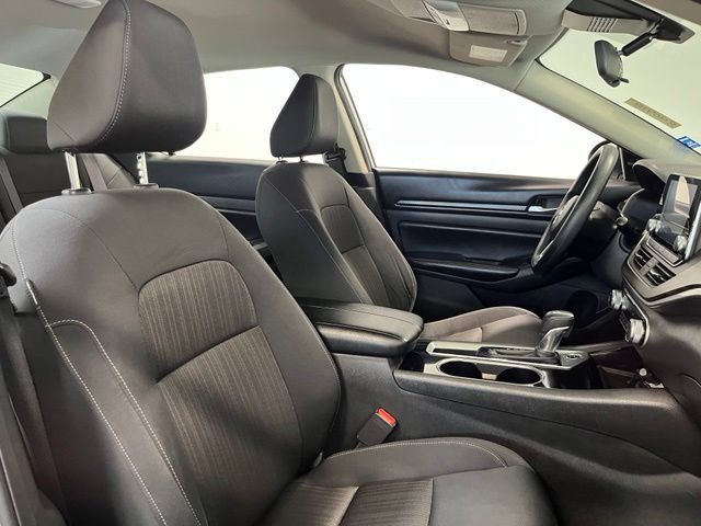 Used 2024 Nissan Altima 2.5 SV FWD image 10