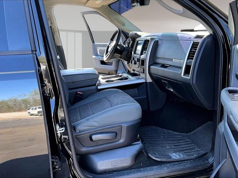 Used 2017 RAM 3500 Big Horn image 30