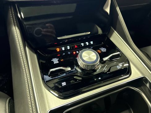 New 2026 Jeep Grand Wagoneer Limited AWD/4WD image 24