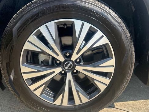 Used 2022 Nissan Rogue SV AWD/4WD image 10