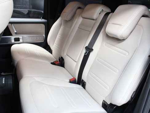 Used 2022 Mercedes-Benz G 550 G 550 AMG Line w/ Exclusive Interior Package image 38