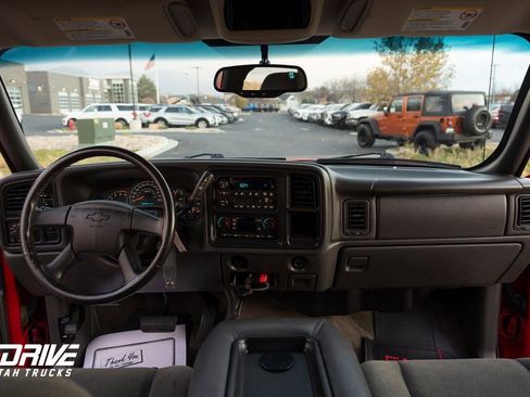 Used 2004 Chevrolet Silverado 2500 LS w/ Skid Plate Package image 19