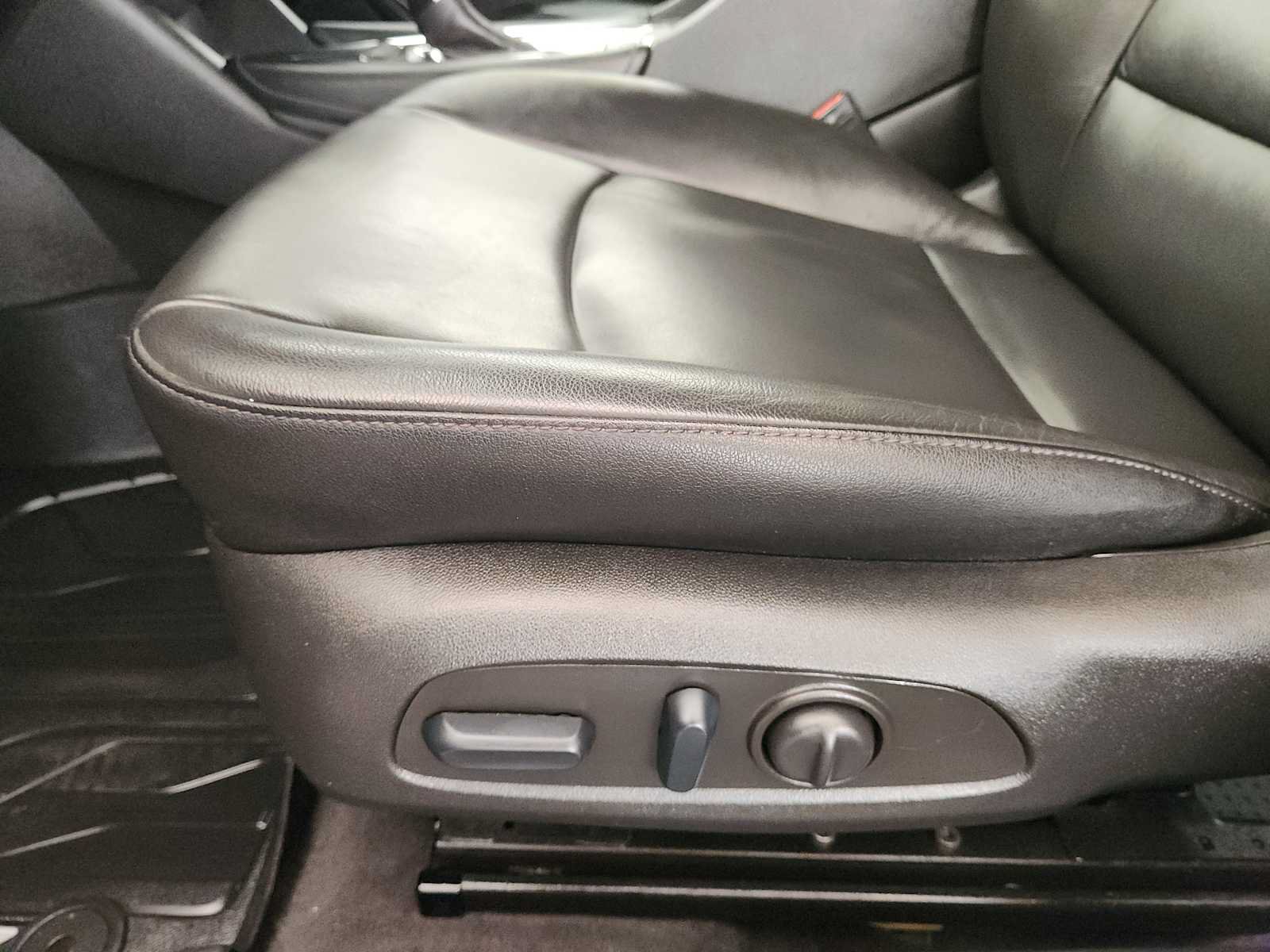 Certified 2022 Chevrolet Malibu LT w/ Leather Package FWD image 26