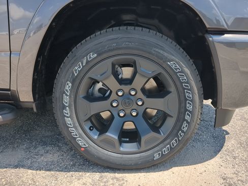 New 2026 RAM 1500 Big Horn AWD/4WD image 9