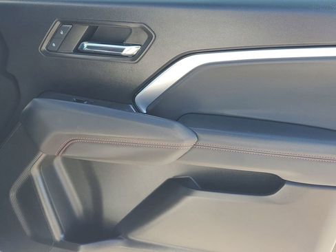 Used 2023 Chevrolet Colorado Z71 w/ Z71 Convenience Package 2 image 45