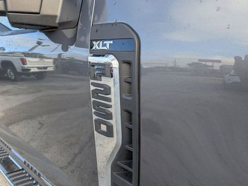 Used 2023 Ford F250 XLT image 12