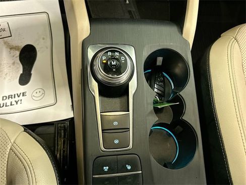 Used 2020 Ford Escape Titanium image 18