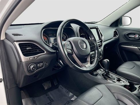 Used 2019 Jeep Cherokee Limited image 9